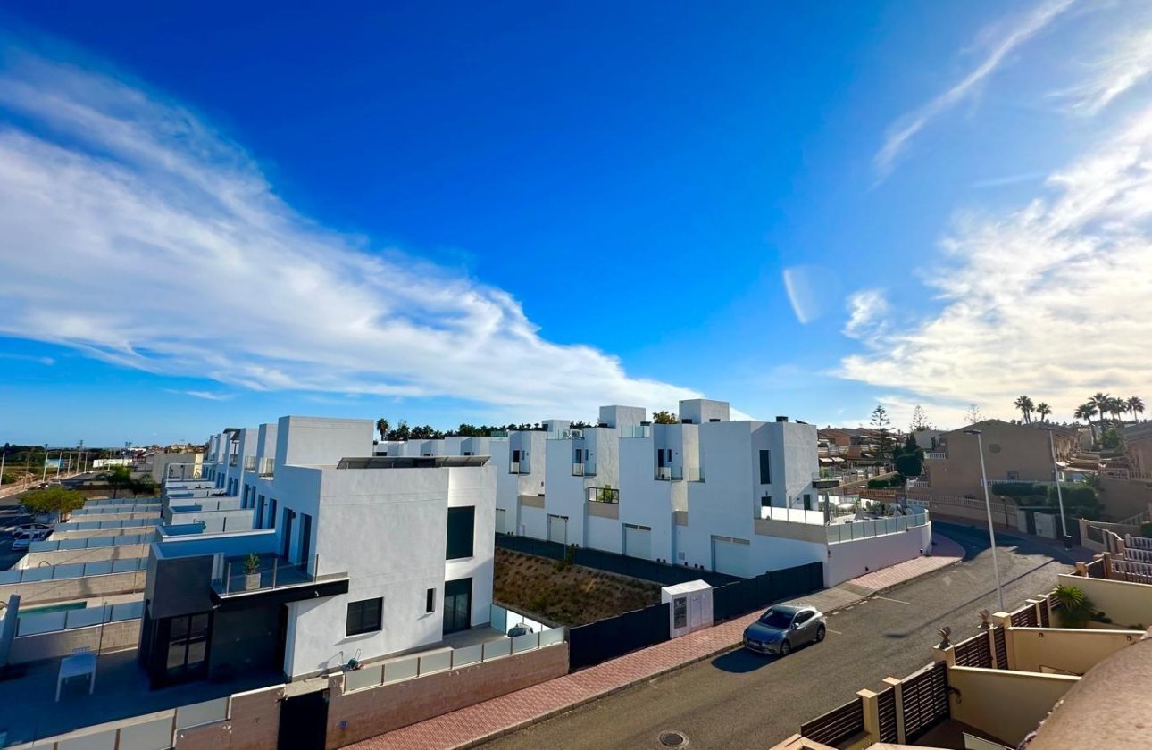 Herverkoop - Town House -
Torrevieja - La Siesta