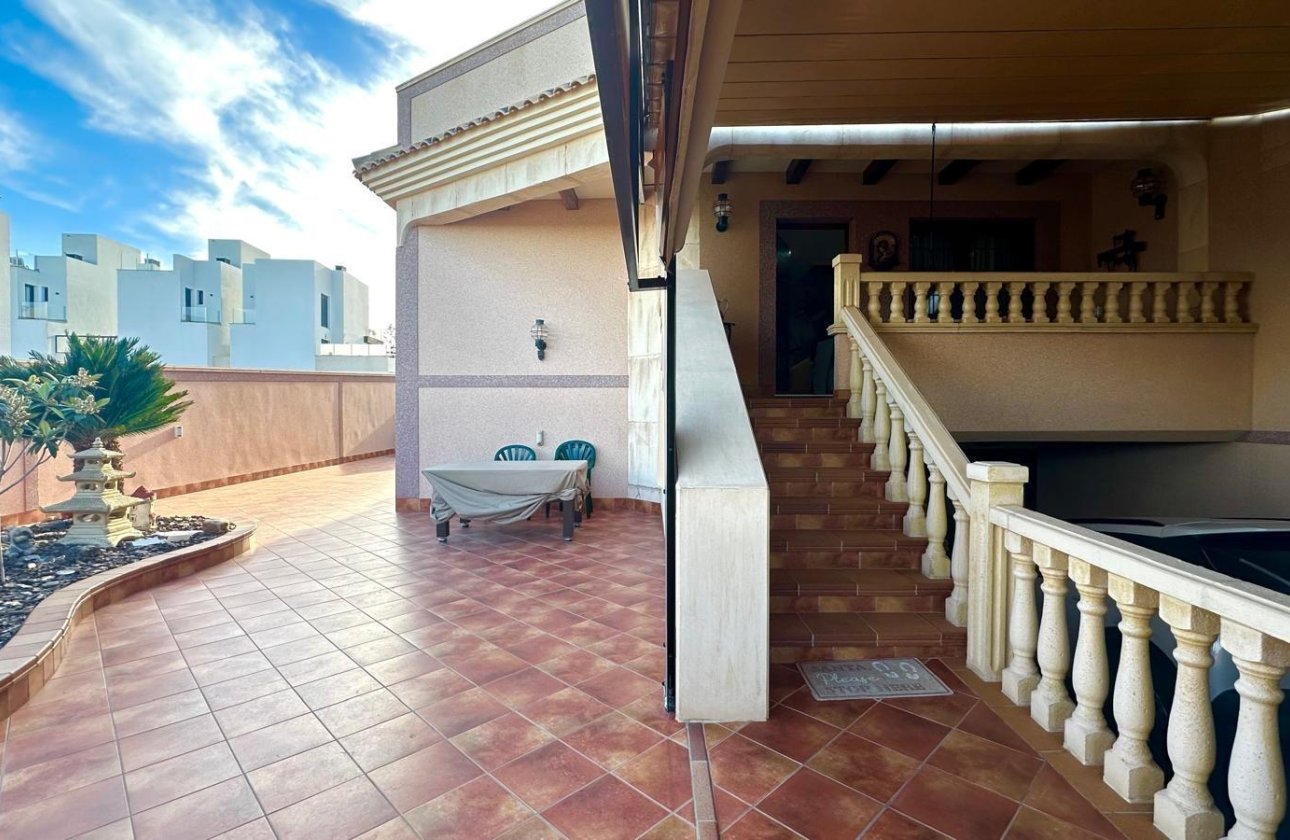 Herverkoop - Town House -
Torrevieja - La Siesta