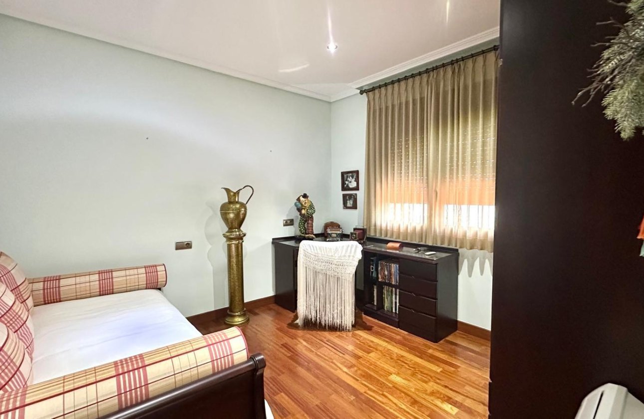 Herverkoop - Town House -
Torrevieja - La Siesta