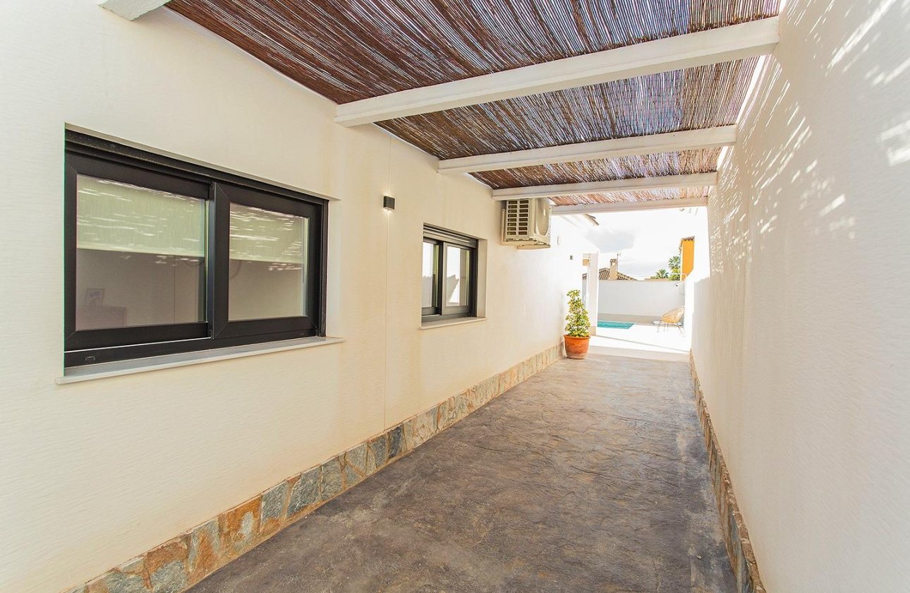 Herverkoop - Town House -
Torrevieja - La Siesta