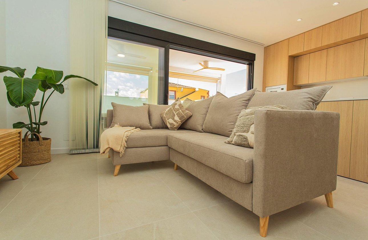 Herverkoop - Town House -
Torrevieja - La Siesta