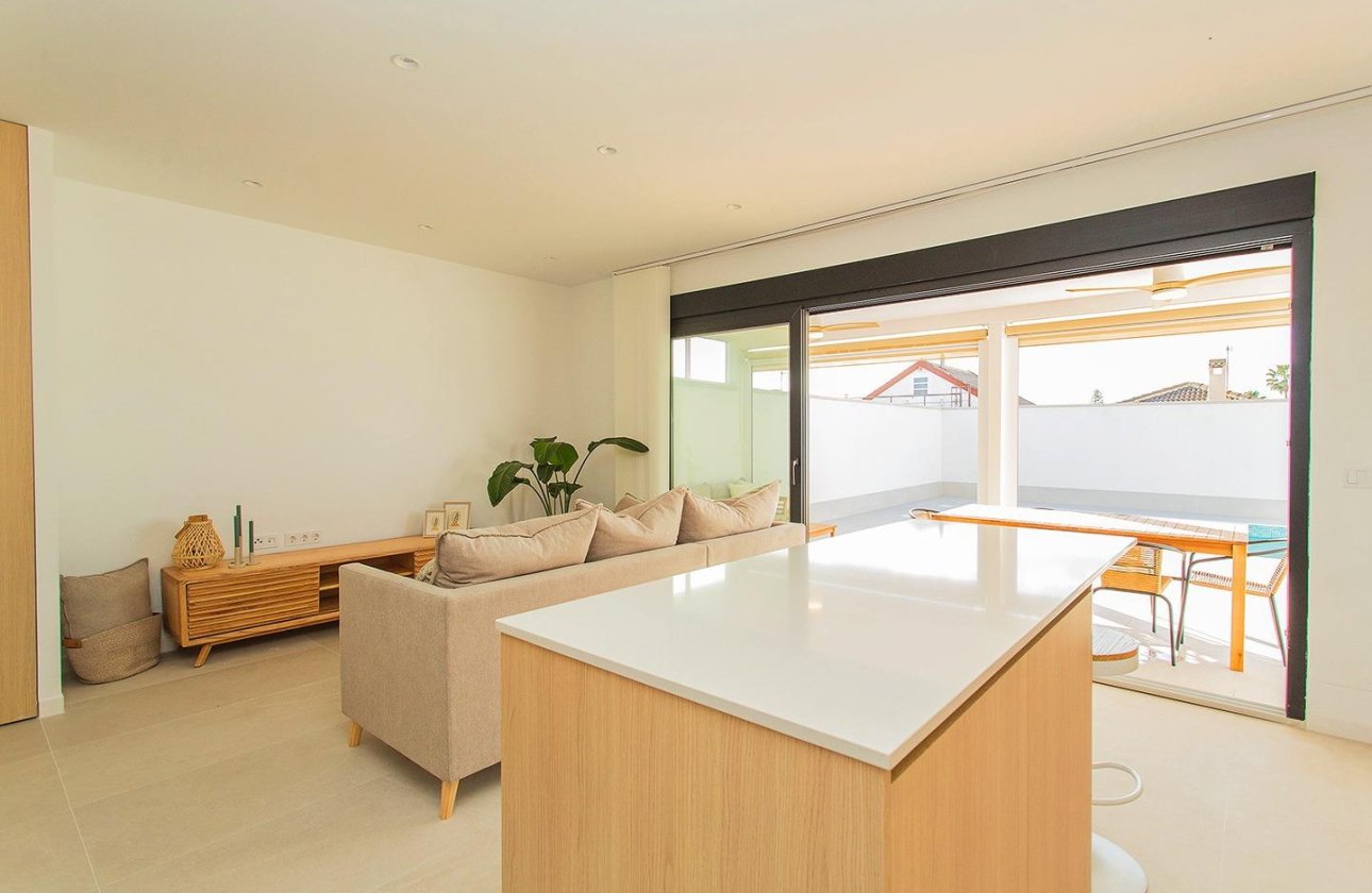 Herverkoop - Town House -
Torrevieja - La Siesta