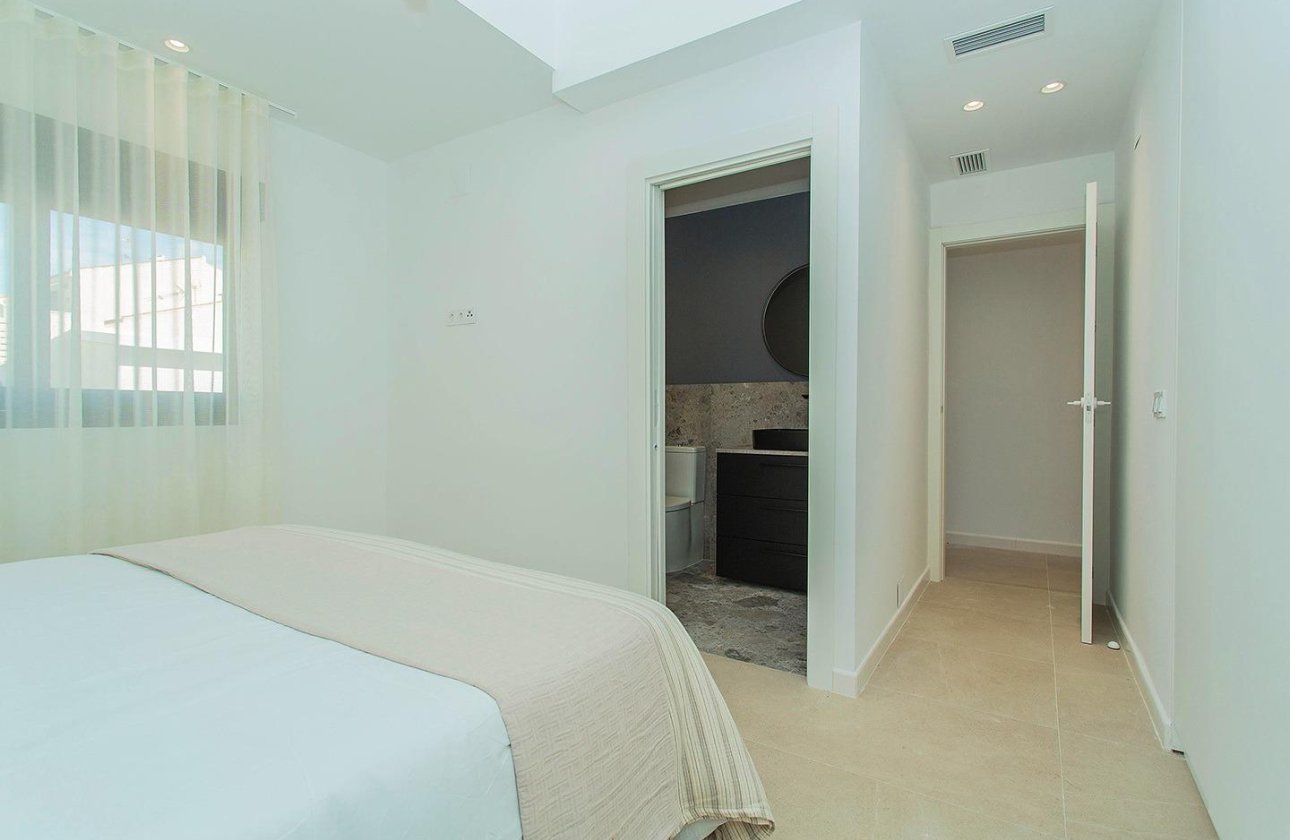 Herverkoop - Town House -
Torrevieja - La Siesta