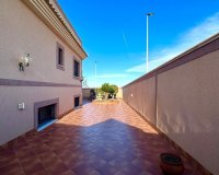 Herverkoop - Town House -
Torrevieja - La Siesta