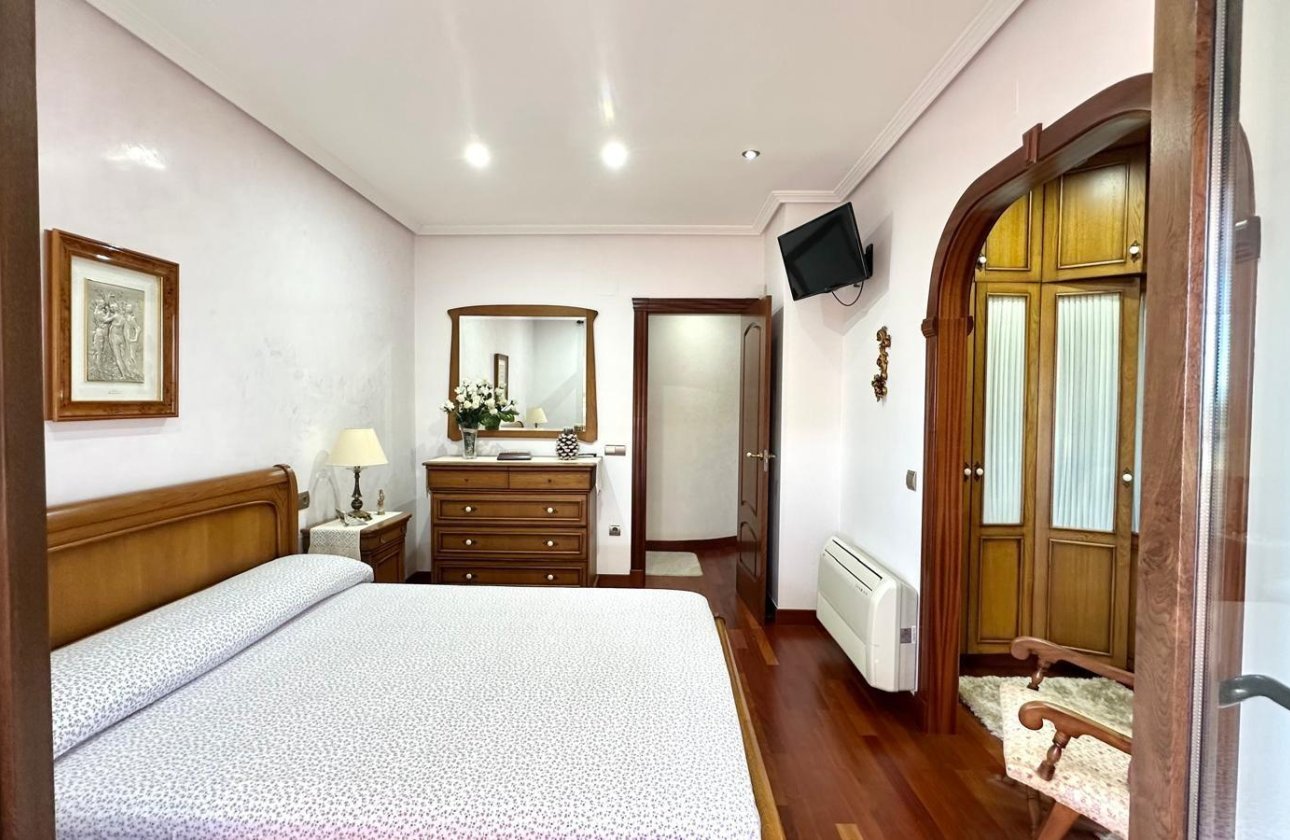 Herverkoop - Town House -
Torrevieja - La Siesta