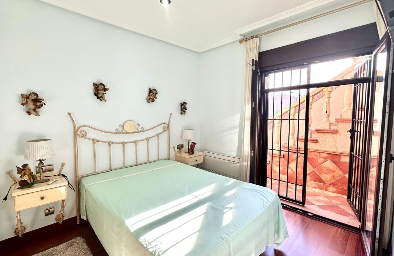 Herverkoop - Town House -
Torrevieja - La Siesta
