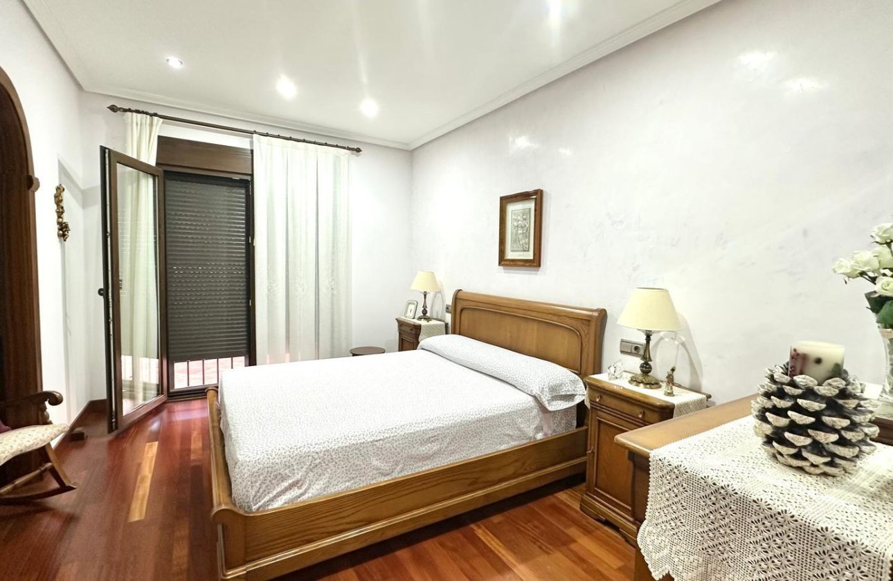 Herverkoop - Town House -
Torrevieja - La Siesta
