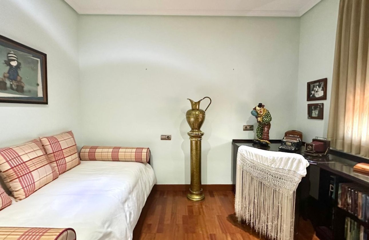 Herverkoop - Town House -
Torrevieja - La Siesta