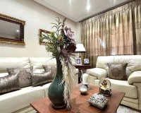 Herverkoop - Town House -
Torrevieja - La Siesta