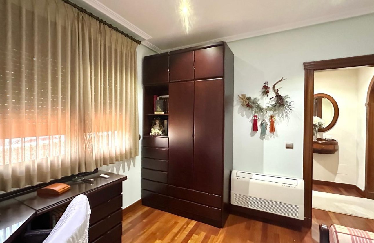 Herverkoop - Town House -
Torrevieja - La Siesta