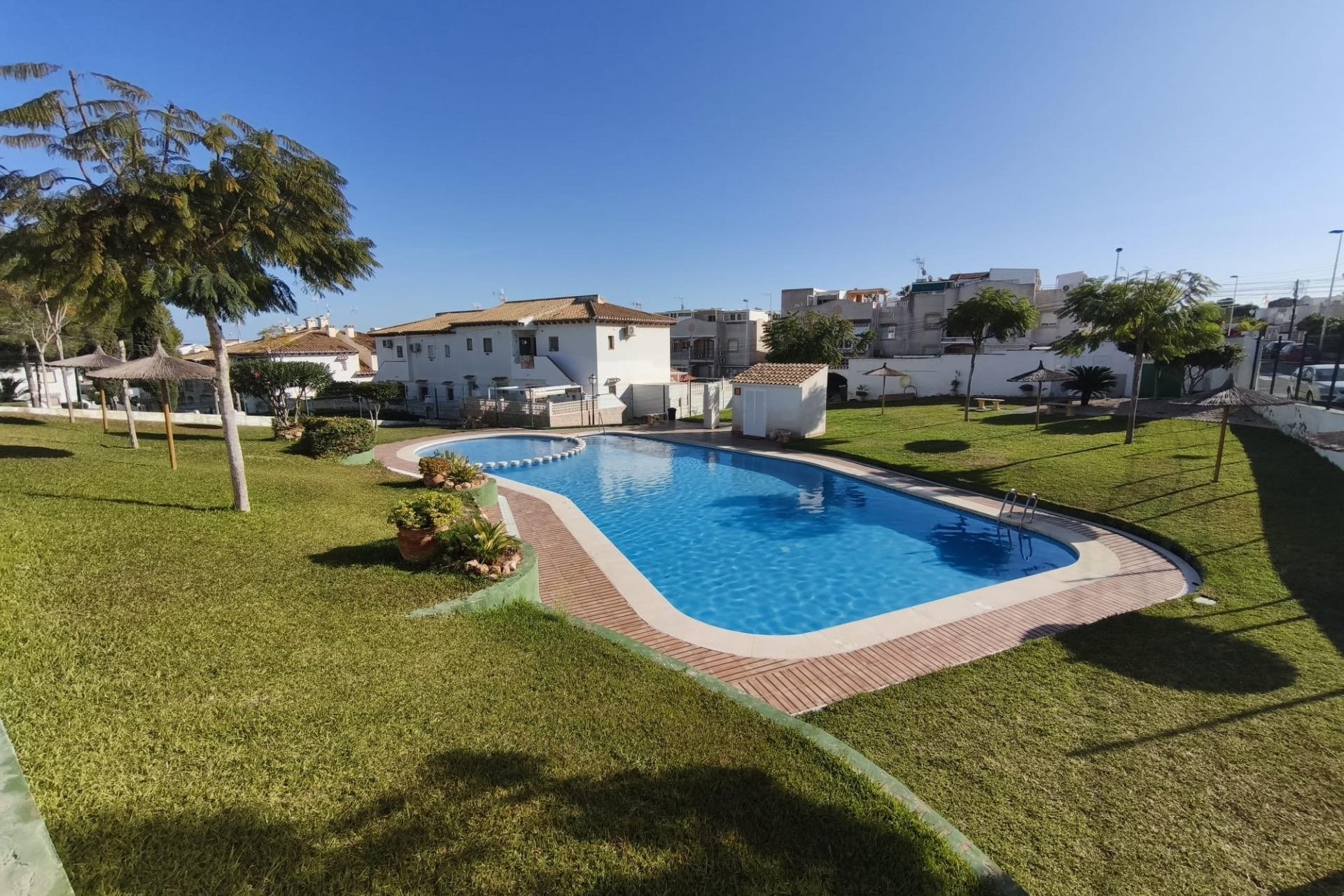 Herverkoop - Town House -
Torrevieja - Los Balcones