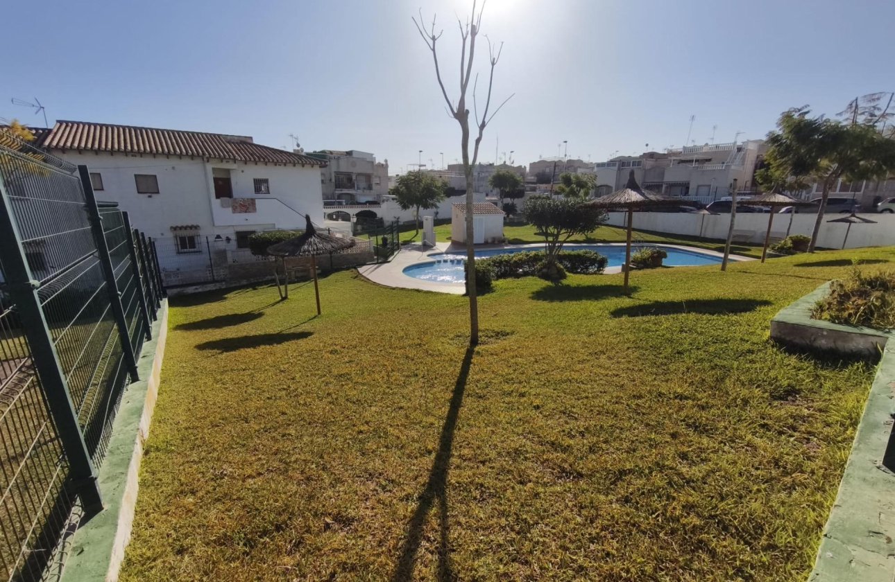 Herverkoop - Town House -
Torrevieja - Los Balcones