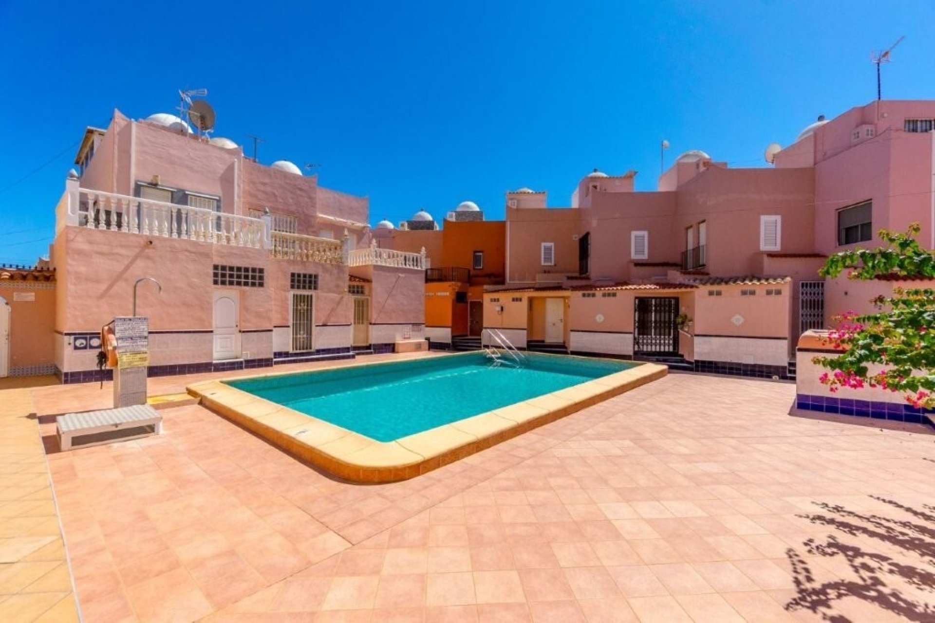 Herverkoop - Town House -
Torrevieja - Los Frutales/ La Rosaleda