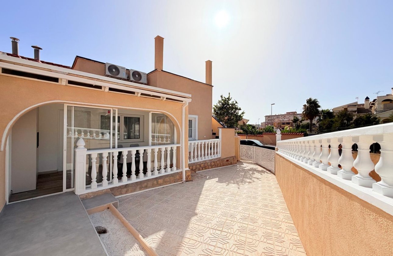 Herverkoop - Town House -
Torrevieja - Miramar - Torre Del Moro