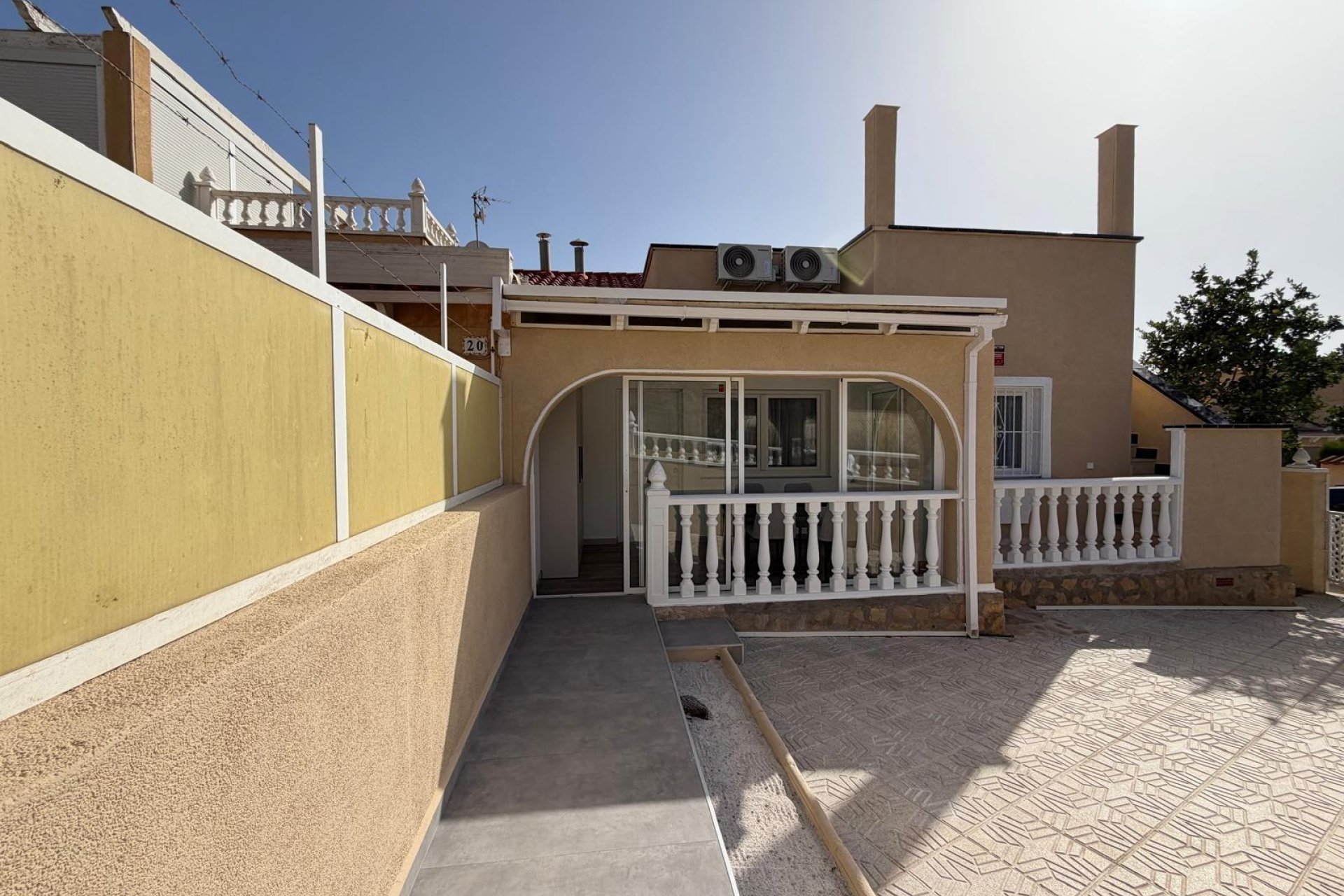 Herverkoop - Town House -
Torrevieja - Miramar - Torre Del Moro