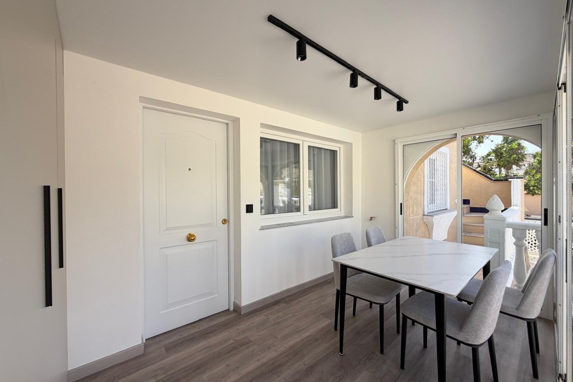 Herverkoop - Town House -
Torrevieja - Miramar - Torre Del Moro