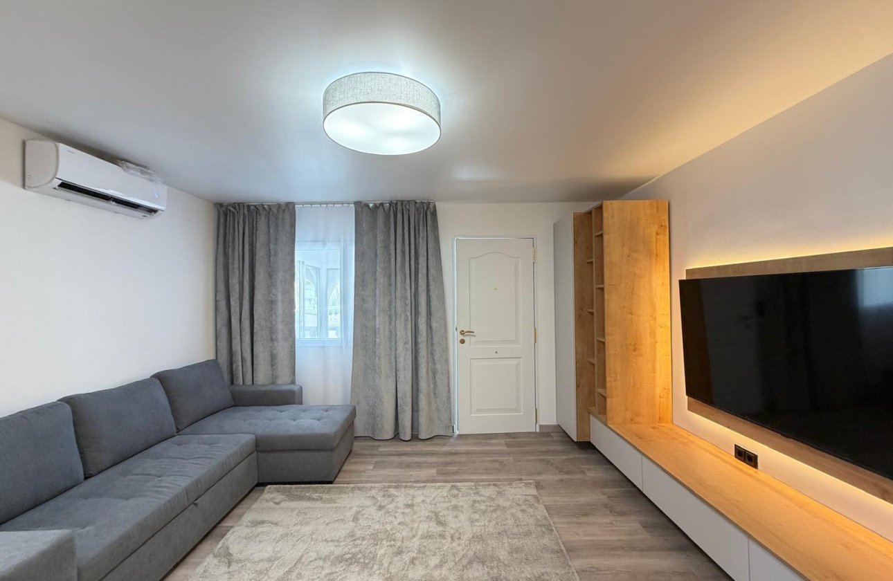 Herverkoop - Town House -
Torrevieja - Miramar - Torre Del Moro