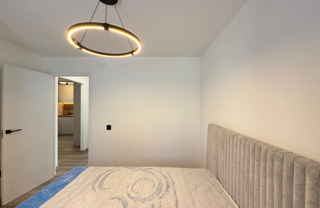 Herverkoop - Town House -
Torrevieja - Miramar - Torre Del Moro