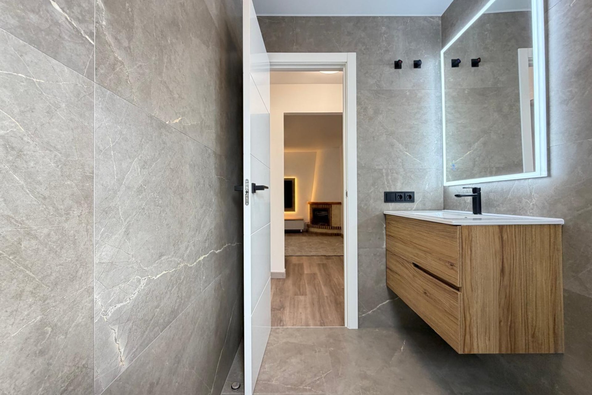 Herverkoop - Town House -
Torrevieja - Miramar - Torre Del Moro