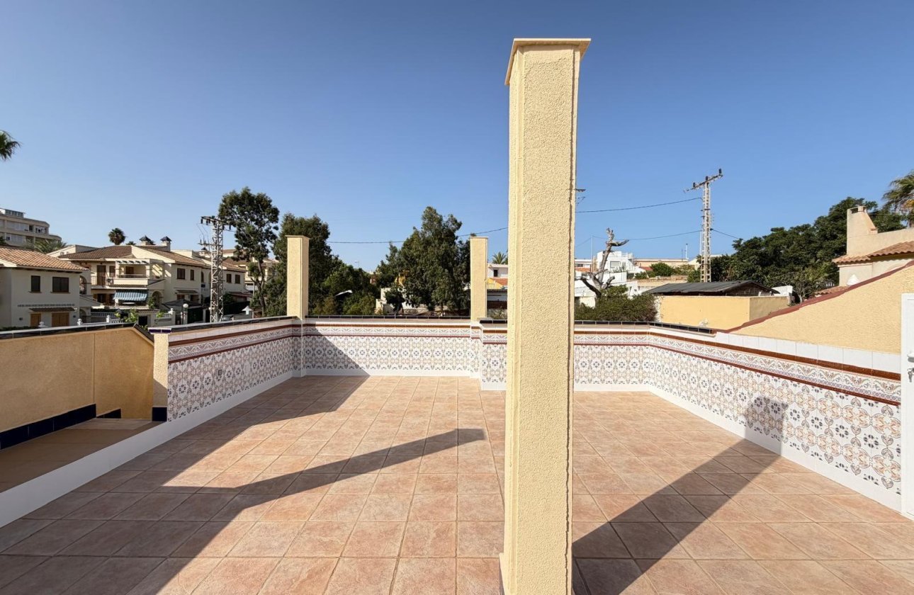 Herverkoop - Town House -
Torrevieja - Miramar - Torre Del Moro