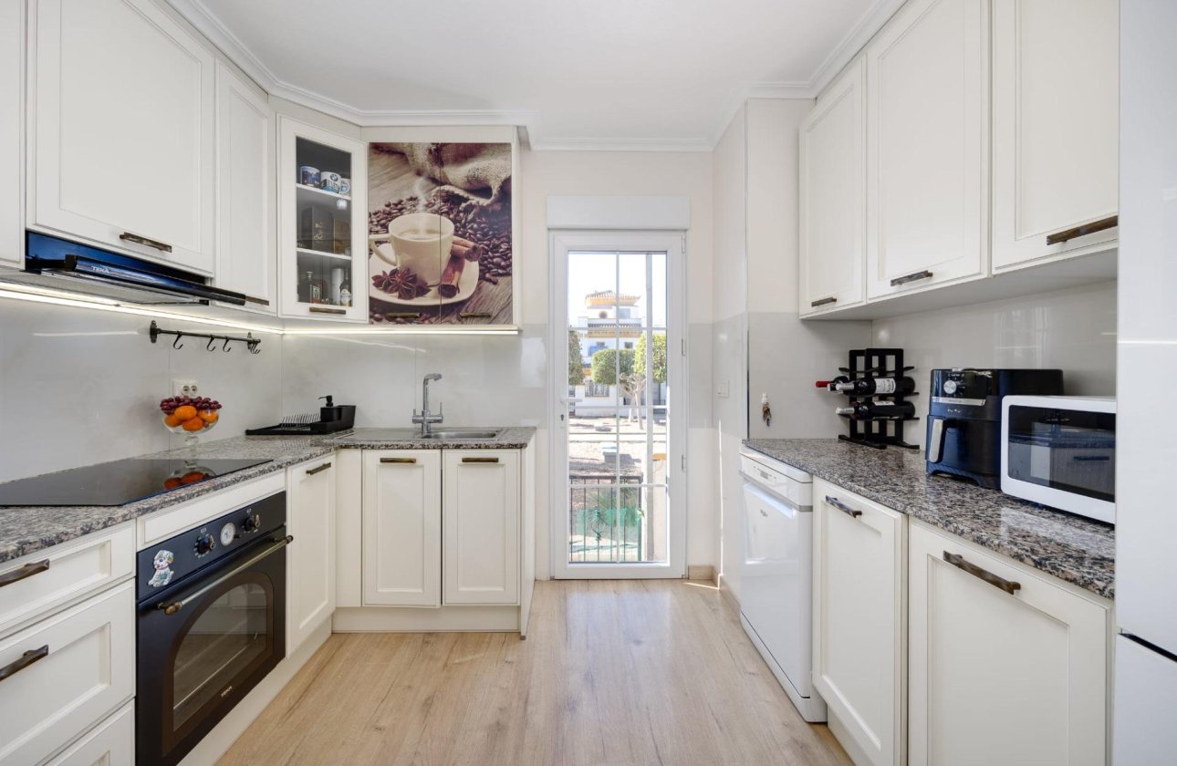 Herverkoop - Town House -
Torrevieja - Parque Las Naciones