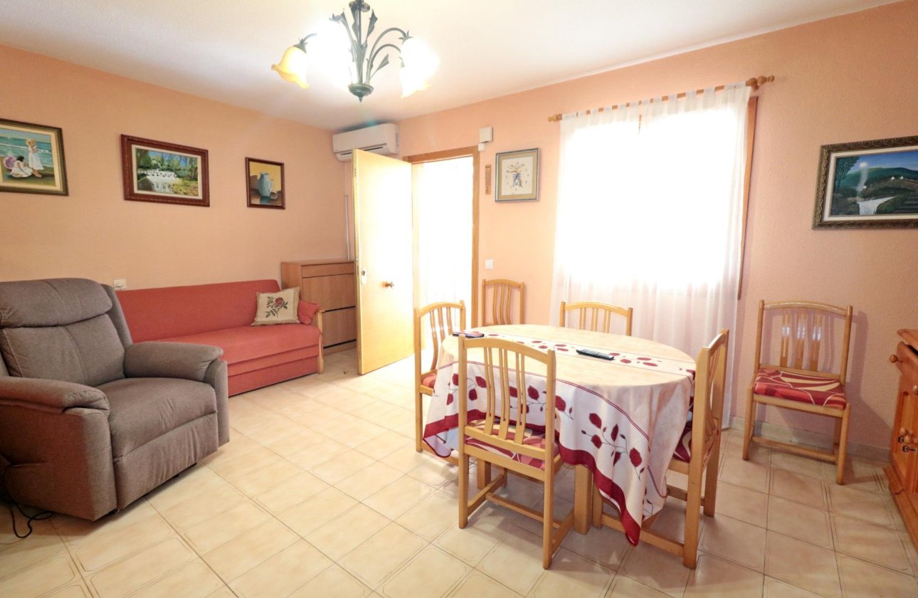 Herverkoop - Town House -
Torrevieja - Playa De Los Naufragos