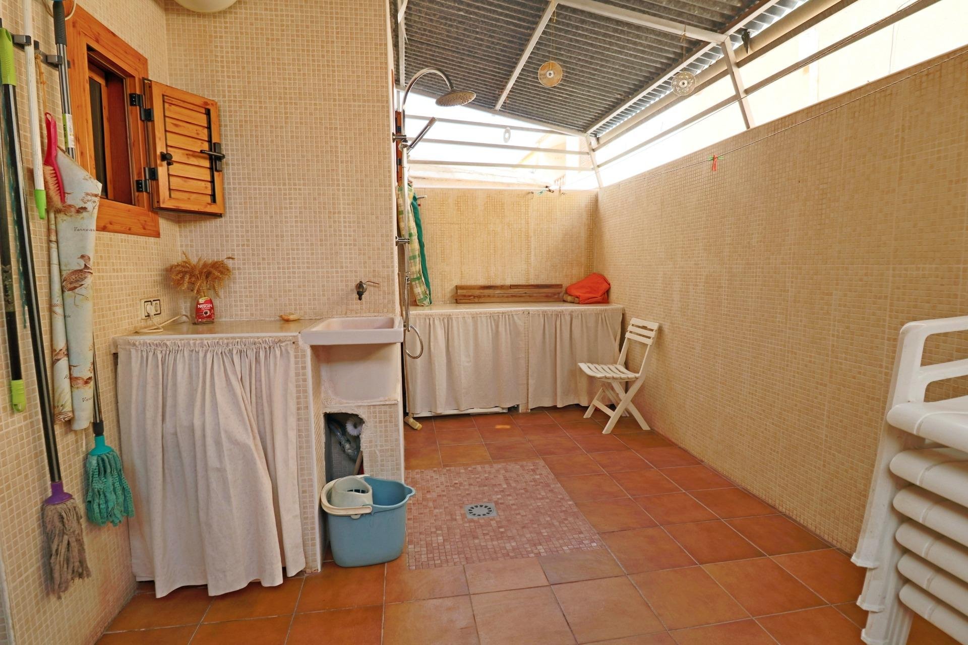Herverkoop - Town House -
Torrevieja - Playa De Los Naufragos