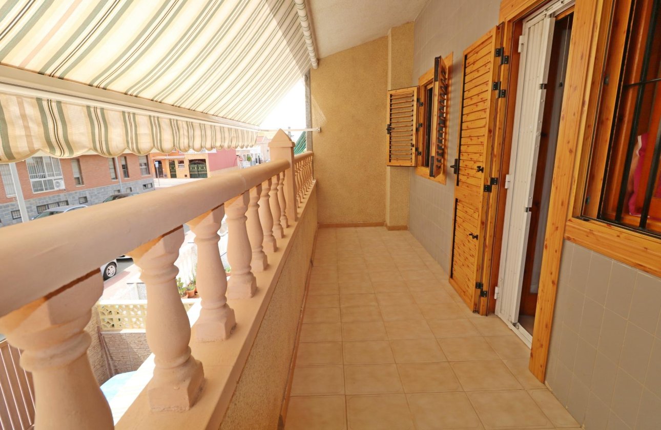 Herverkoop - Town House -
Torrevieja - Playa De Los Naufragos