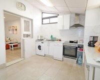 Herverkoop - Town House -
Torrevieja - Playa De Los Naufragos