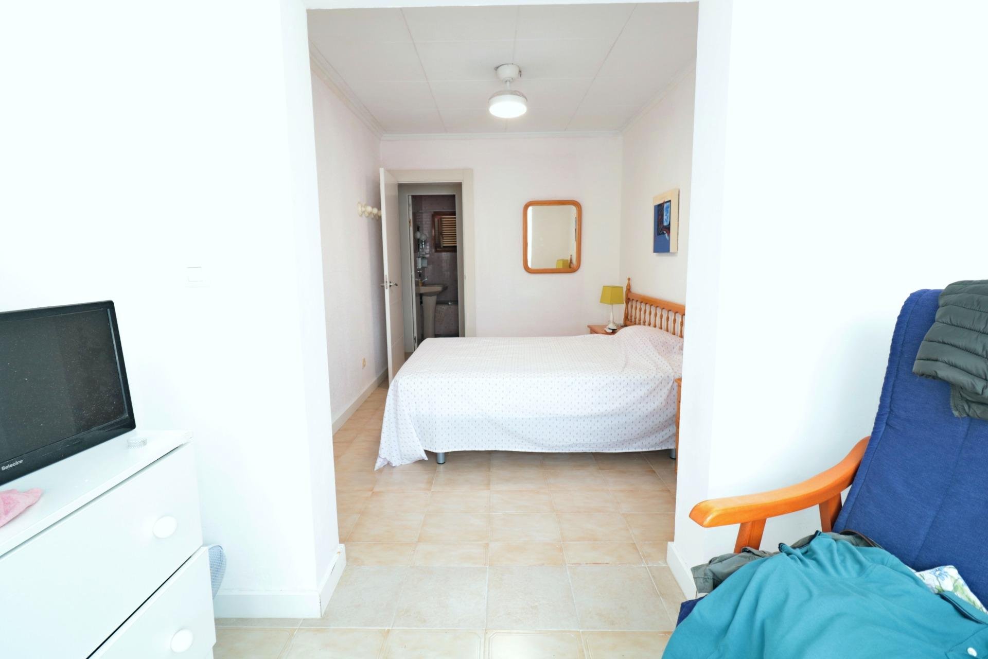 Herverkoop - Town House -
Torrevieja - Playa De Los Naufragos