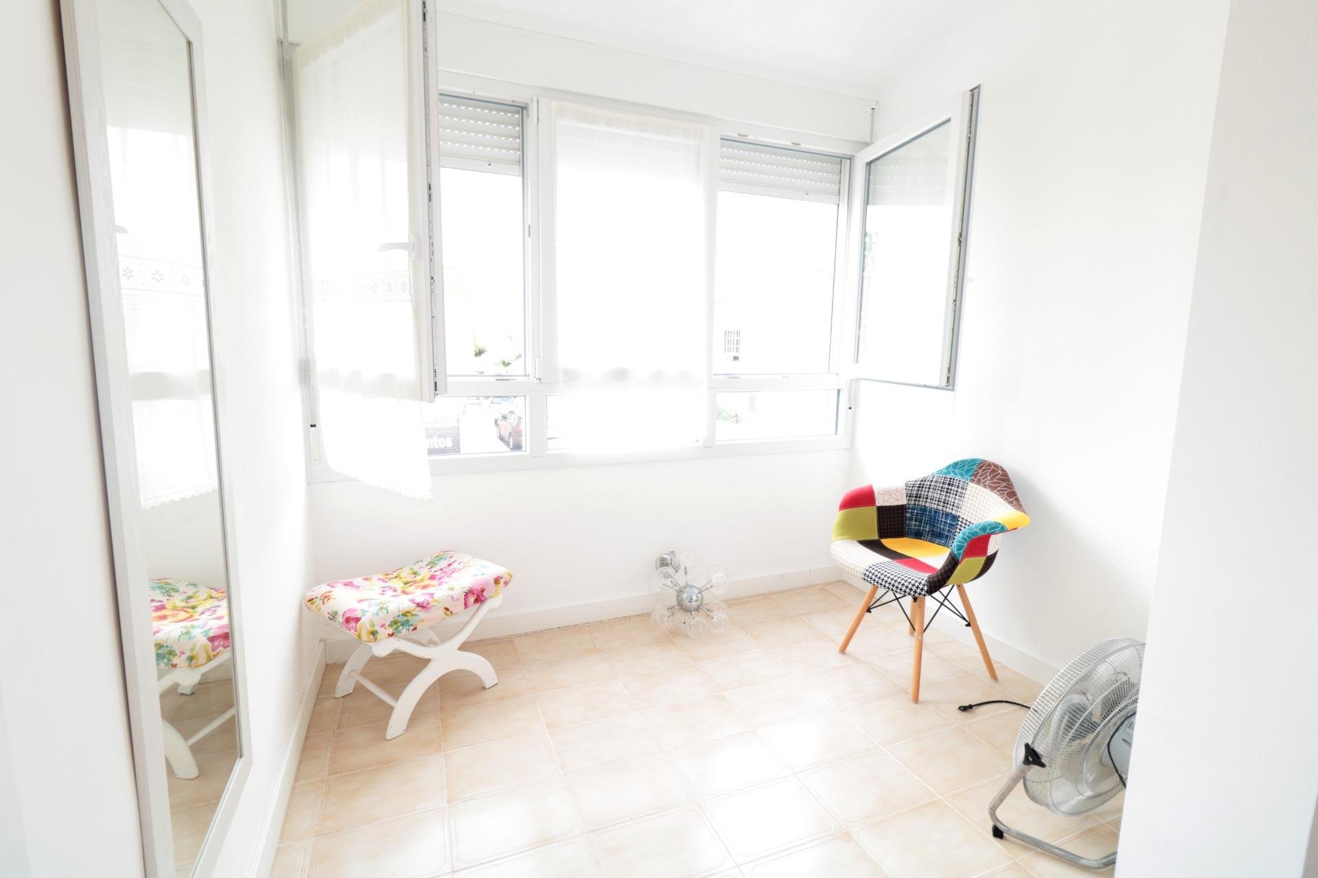 Herverkoop - Town House -
Torrevieja - Playa De Los Naufragos