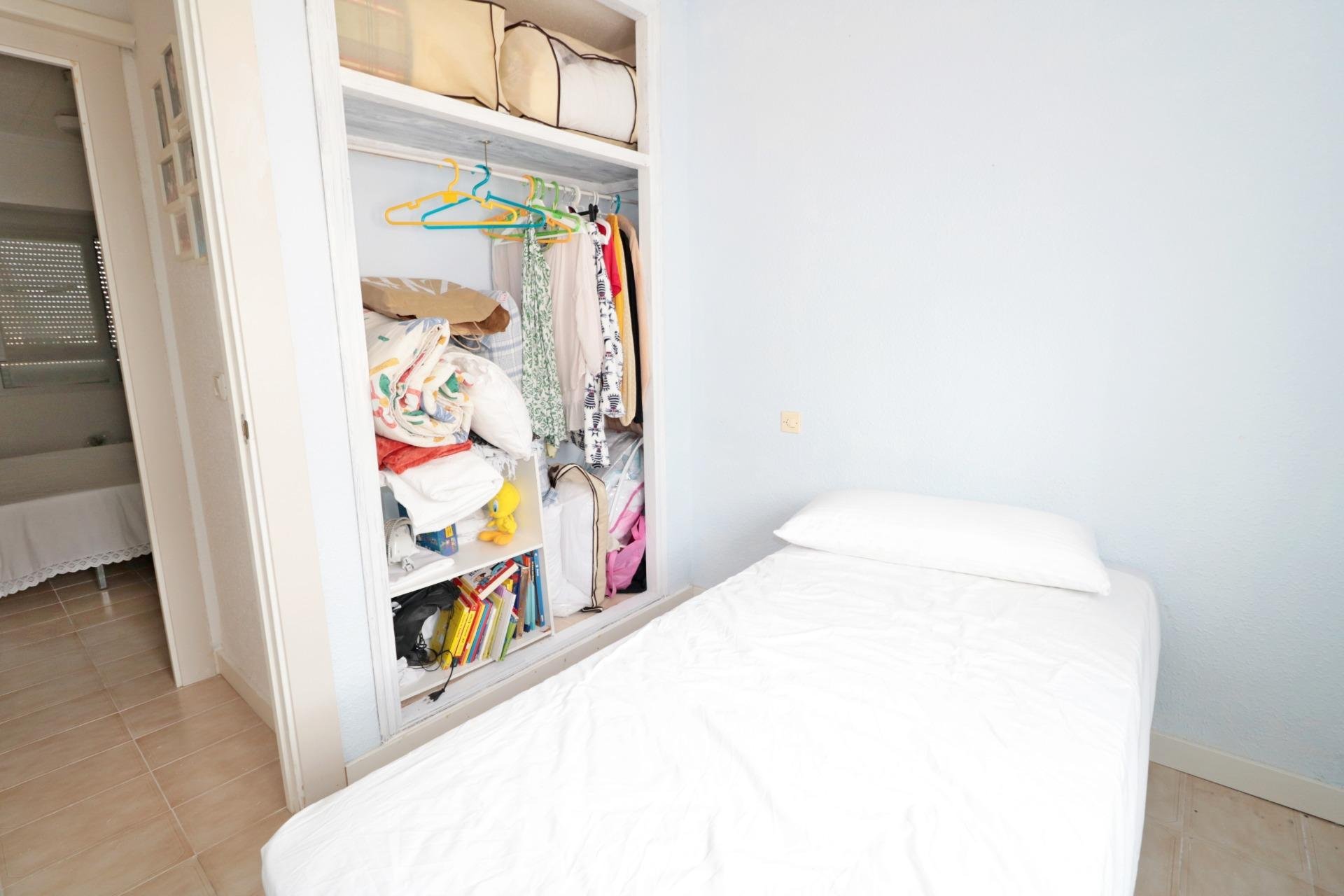 Herverkoop - Town House -
Torrevieja - Playa De Los Naufragos