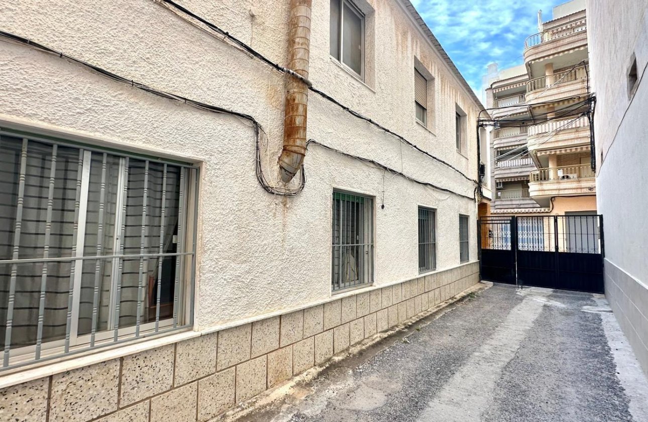 Herverkoop - Town House -
Torrevieja - Playa del Cura