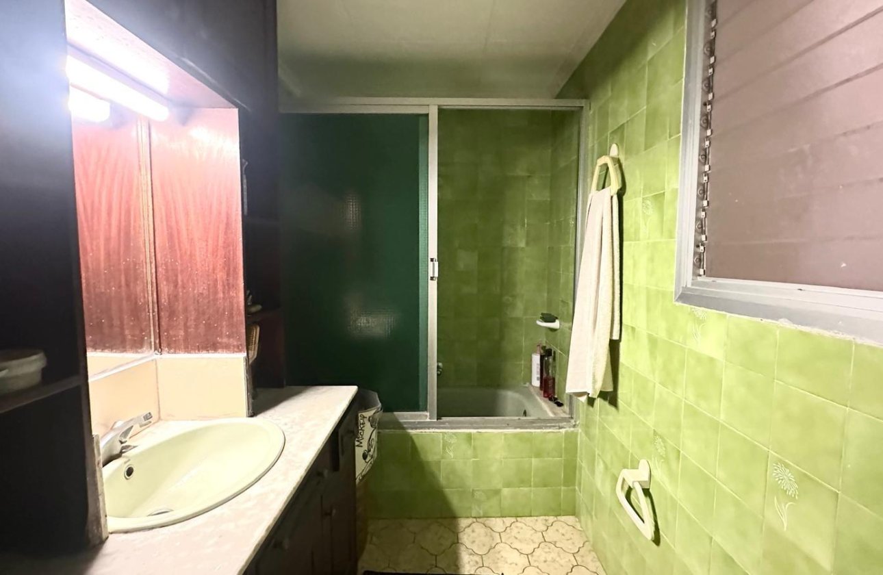 Herverkoop - Town House -
Torrevieja - Playa del Cura
