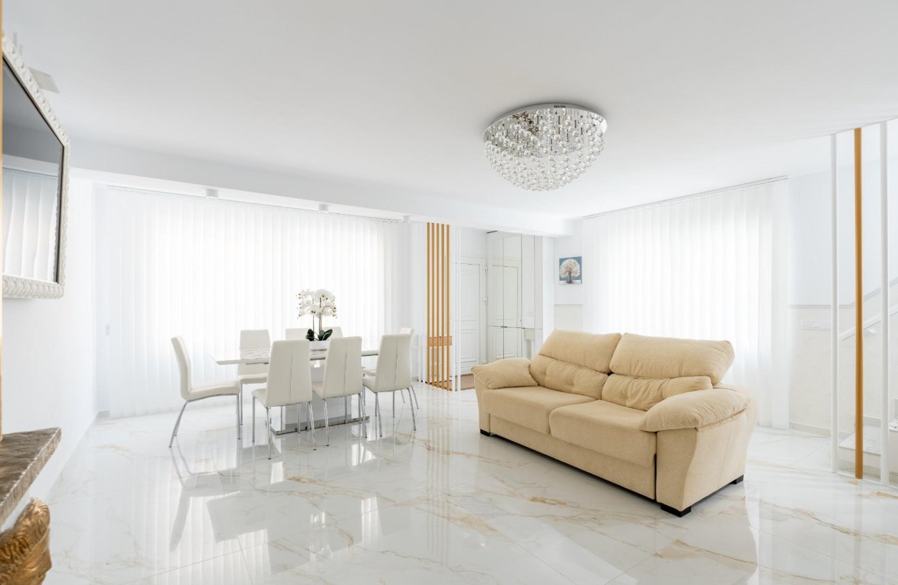 Herverkoop - Town House -
Torrevieja - Punta Prima