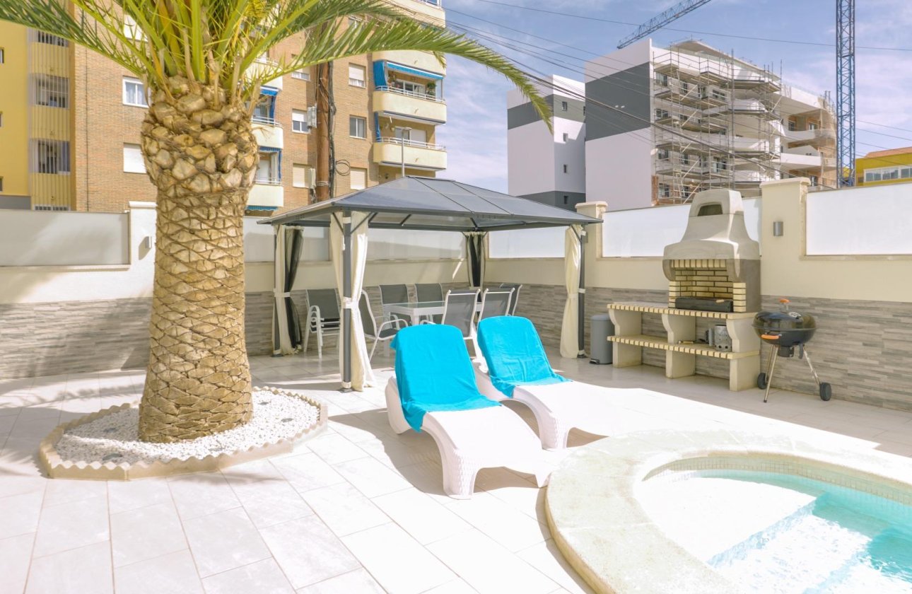Herverkoop - Town House -
Torrevieja - Punta Prima