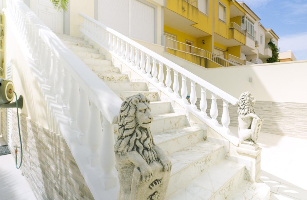 Herverkoop - Town House -
Torrevieja - Punta Prima