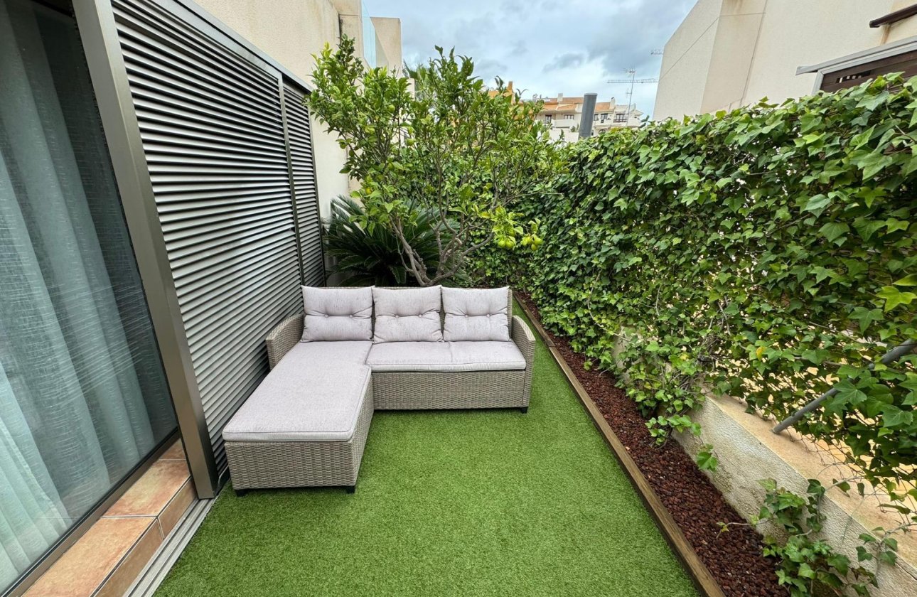 Herverkoop - Town House -
Torrevieja - Punta Prima