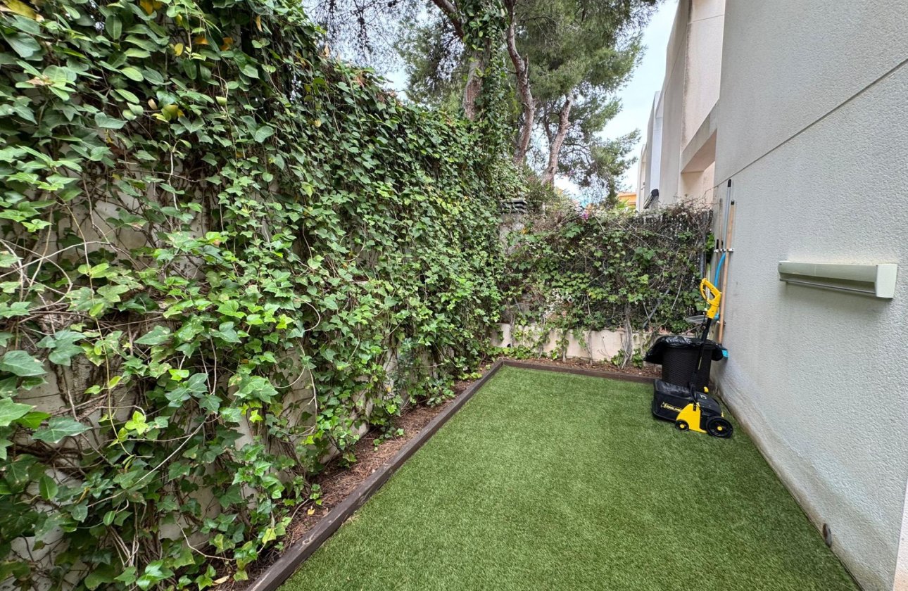 Herverkoop - Town House -
Torrevieja - Punta Prima