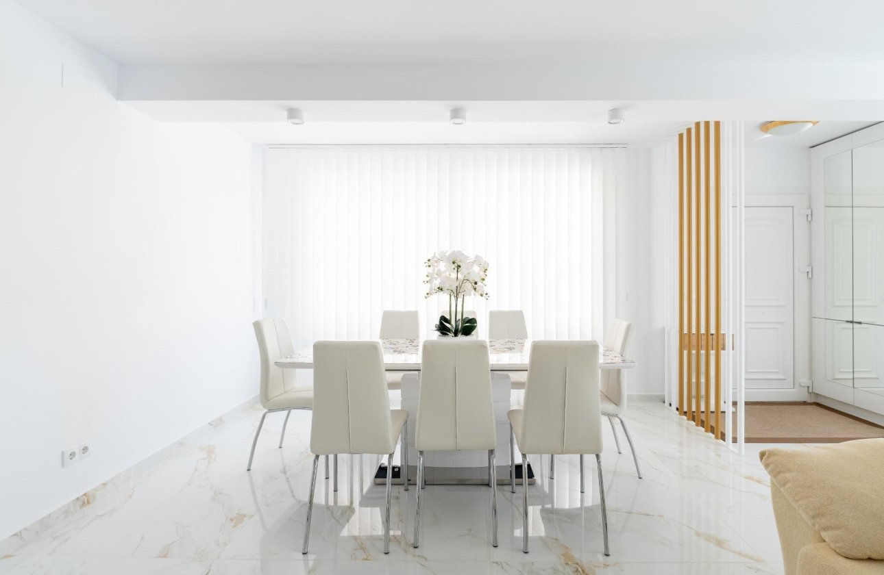 Herverkoop - Town House -
Torrevieja - Punta Prima