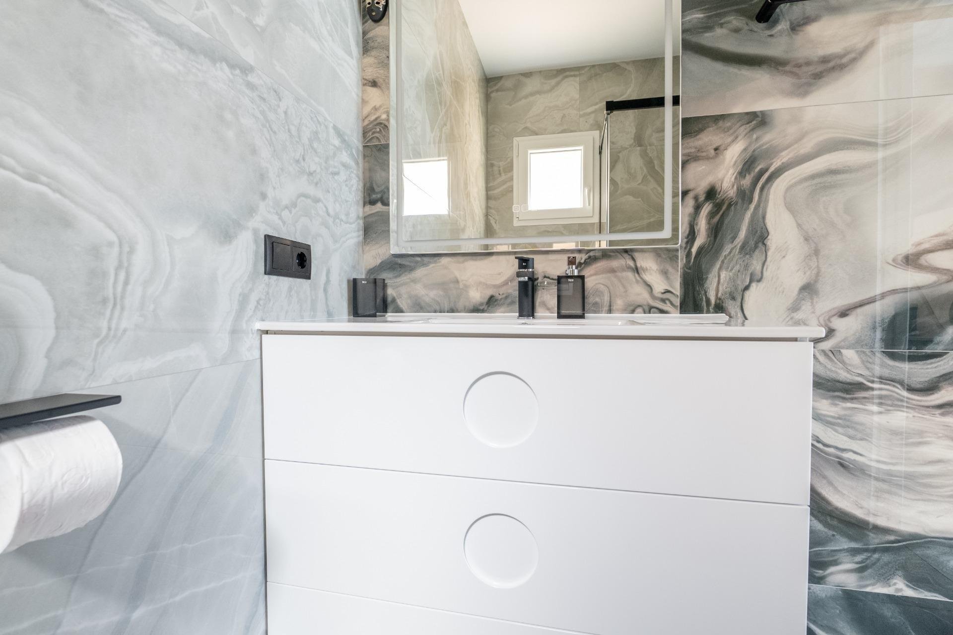 Herverkoop - Town House -
Torrevieja - Punta Prima