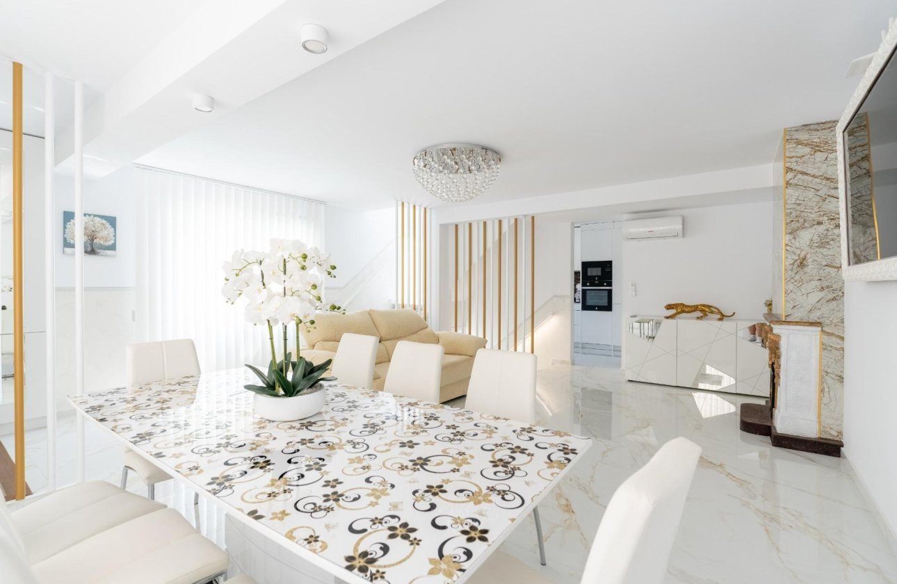 Herverkoop - Town House -
Torrevieja - Punta Prima