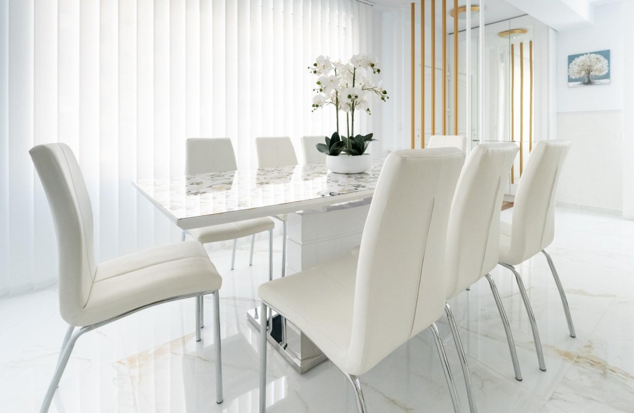 Herverkoop - Town House -
Torrevieja - Punta Prima