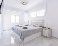 Herverkoop - Town House -
Torrevieja - Punta Prima