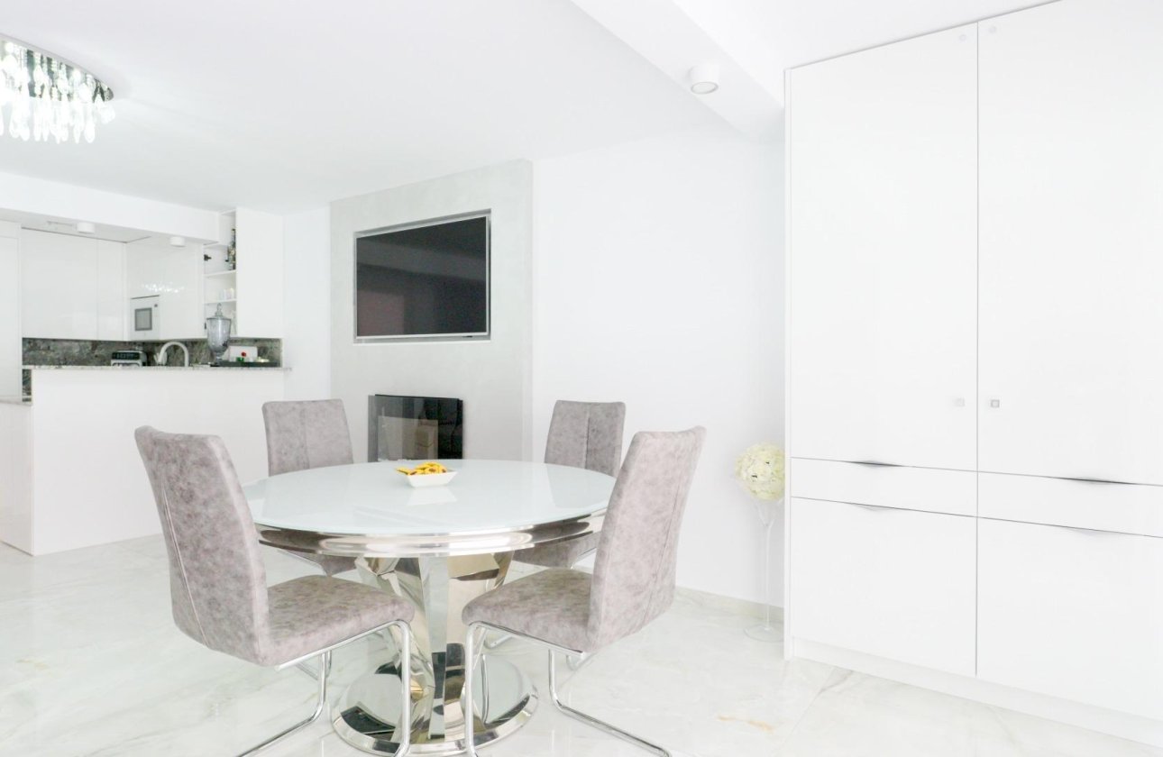 Herverkoop - Town House -
Torrevieja - Punta Prima
