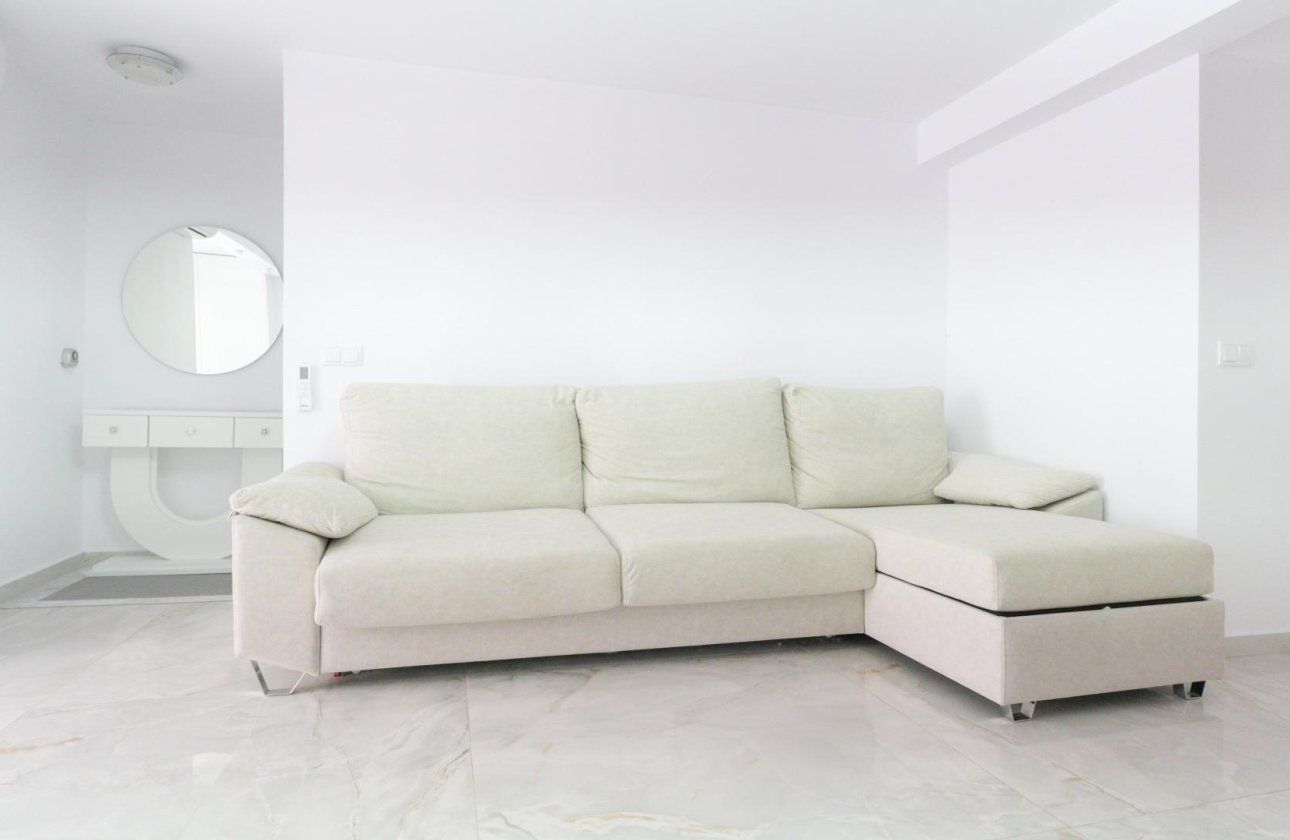 Herverkoop - Town House -
Torrevieja - Punta Prima