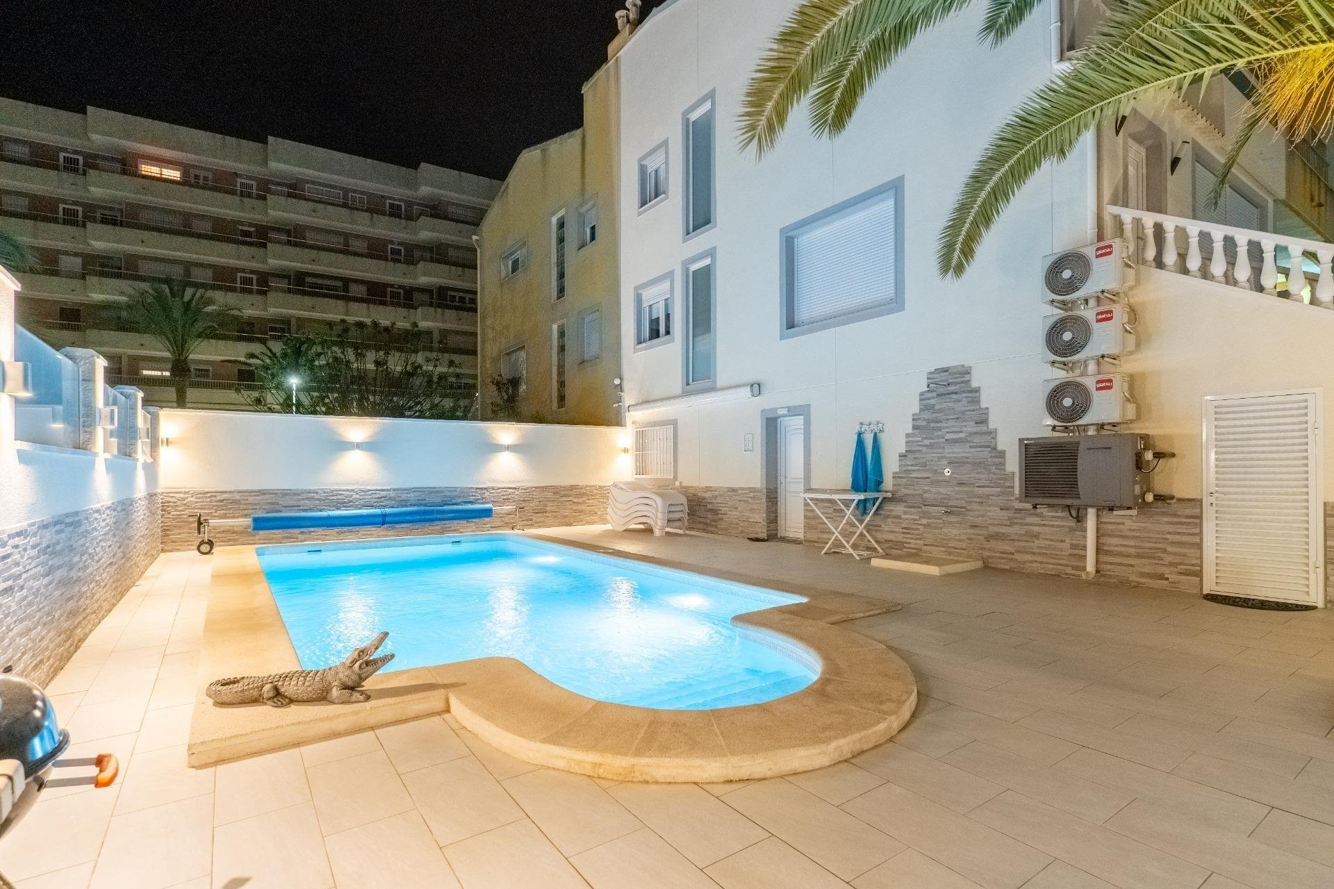 Herverkoop - Town House -
Torrevieja - Punta Prima