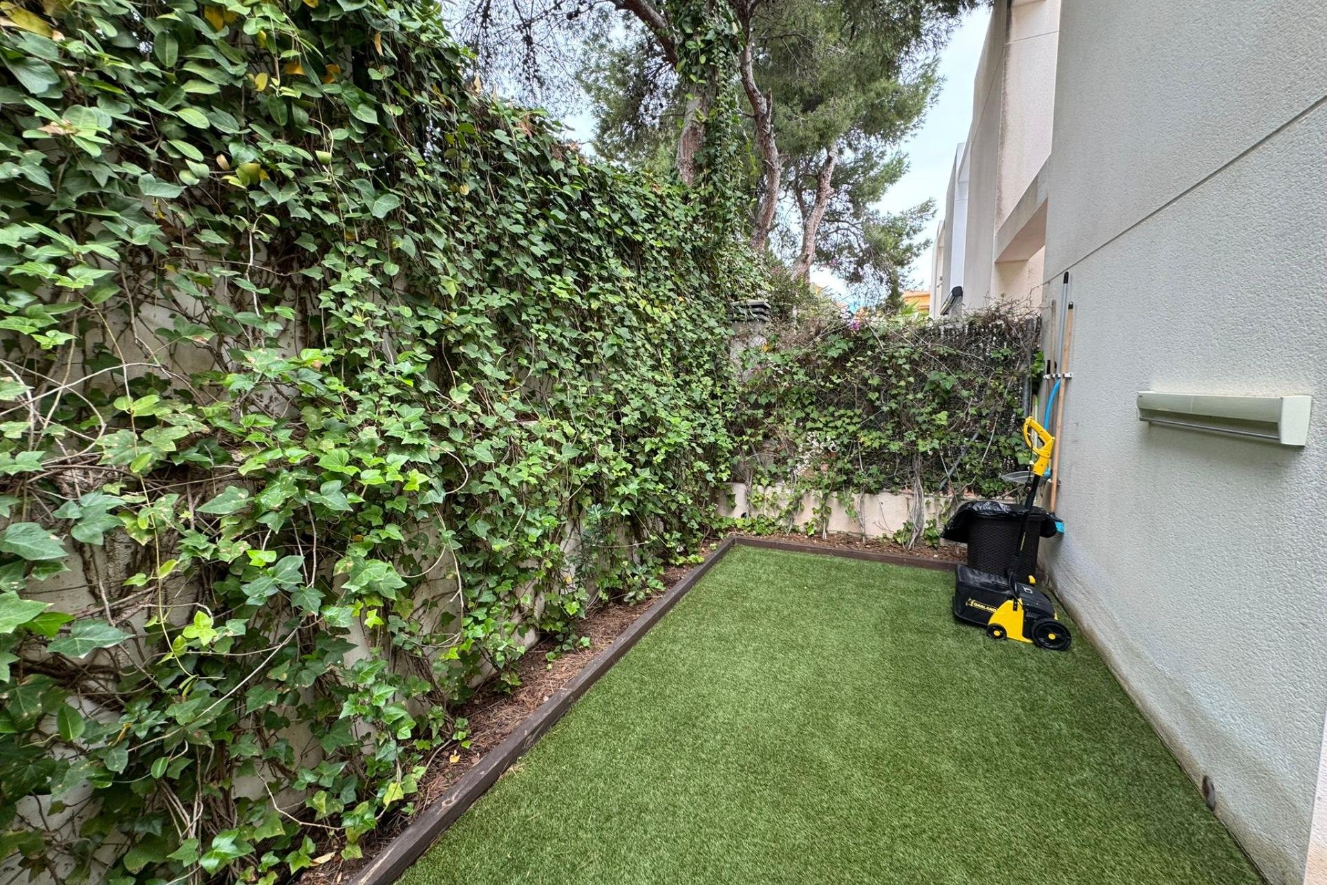 Herverkoop - Town House -
Torrevieja - Punta Prima