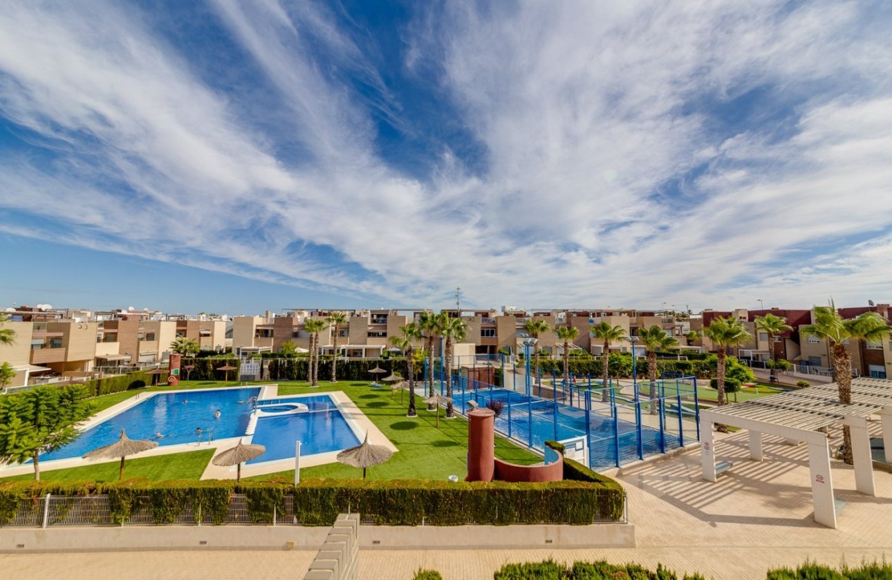 Herverkoop - Town House -
Torrevieja - Sector 25