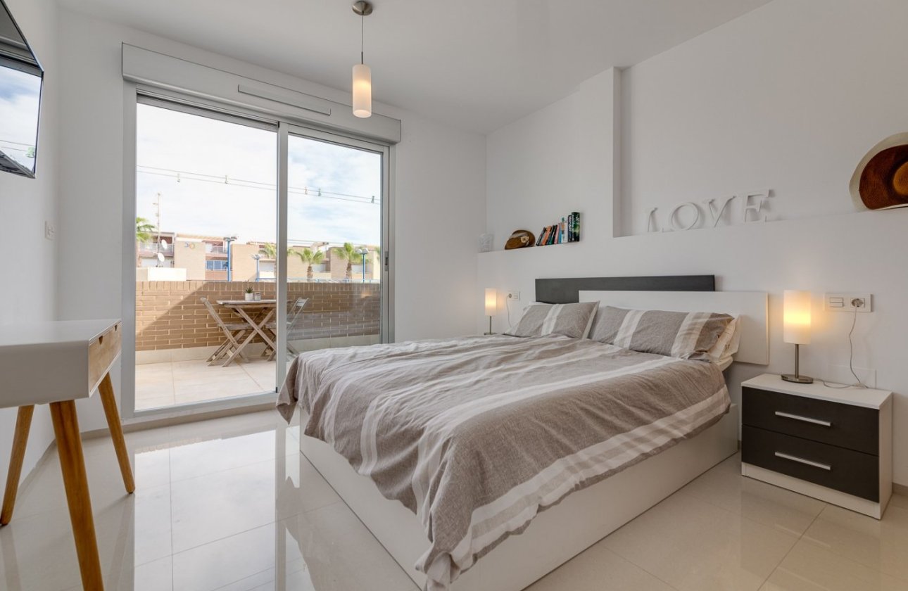 Herverkoop - Town House -
Torrevieja - Sector 25
